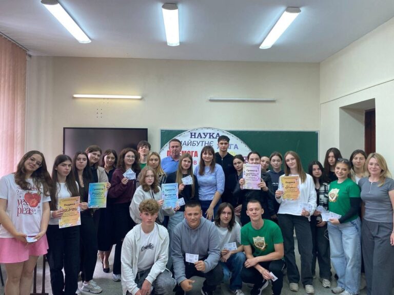 Дякуємо організаторам та журі: «Хімічні перегони» знову об’єднали весь коледж!