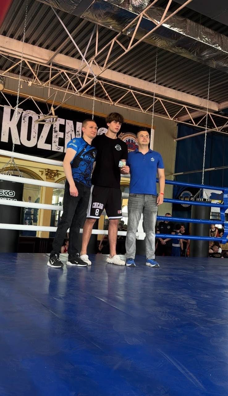 Два золота в одні руки! Наш Іван Тарасенко — абсолютний чемпіон з кікбоксингу